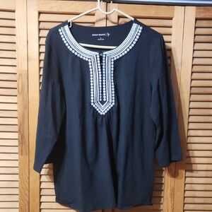 Susan Graver Black Embroidered Women's Top EUC Sz L